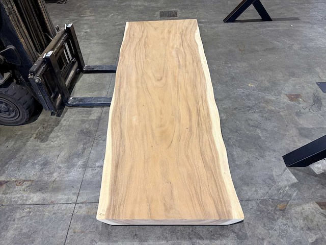 Suar boomstam tafelblad 300 cm. - afbeelding 3 van  4