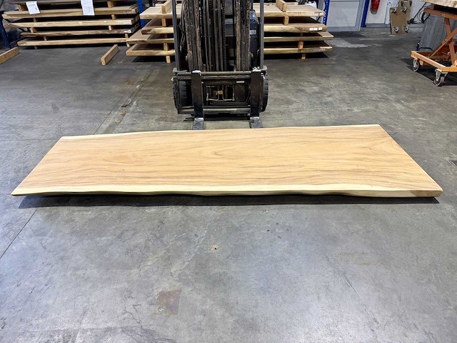 Suar boomstam tafelblad 300 cm. - afbeelding 4 van  4
