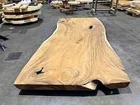 Suar boomstam tafelblad 330 cm. - afbeelding 1 van  4