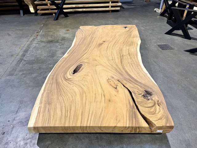Suar boomstam tafelblad 330 cm. - afbeelding 3 van  4