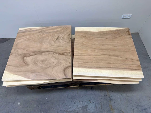 Suar boomstam tafelblad ca 75 x75 cm (8x) - afbeelding 2 van  4