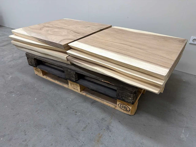 Suar boomstam tafelblad ca 75 x75 cm (8x) - afbeelding 3 van  4