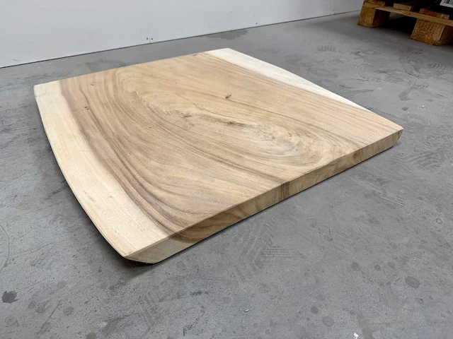 Suar boomstam tafelblad ca 75 x75 cm - afbeelding 1 van  2