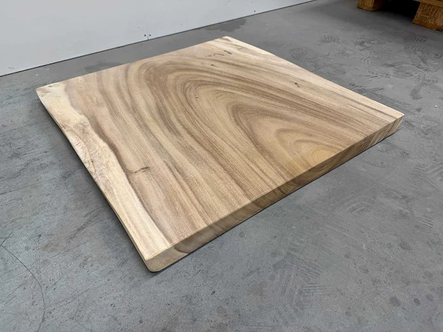 Suar boomstam tafelblad ca 75 x75 cm - afbeelding 1 van  2