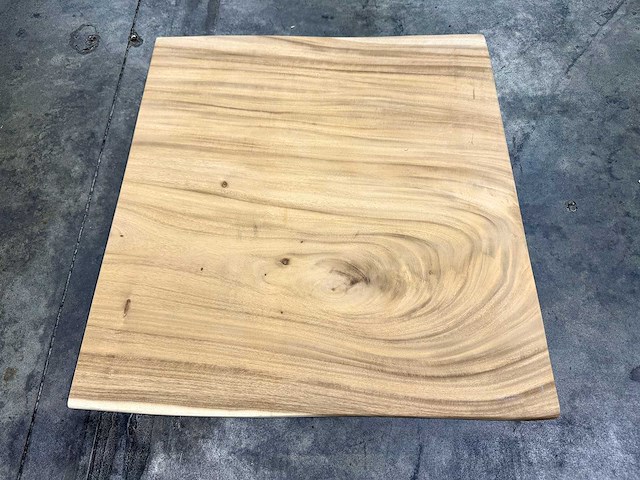 Suar boomstam tafelblad ca 75x75 - afbeelding 1 van  2