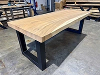 Suar boomstamtafel 220 cm.