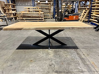 Suar boomstamtafel 240 cm.