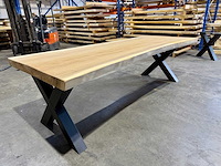 Suar boomstamtafel 250 cm.