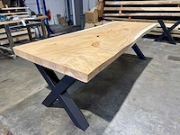 Suar boomstamtafel 255 cm.