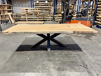 Suar boomstamtafel 260 cm.