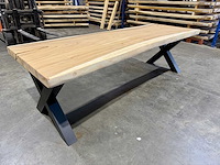 Suar boomstamtafel 260 cm.