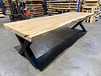 Suar boomstamtafel 300 cm.
