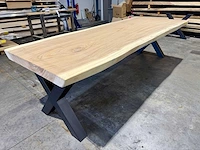 Suar boomstamtafel 300 cm.