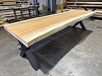 Suar boomstamtafel 300 cm.