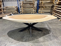 Suar ovale boomstamtafel 250 cm.