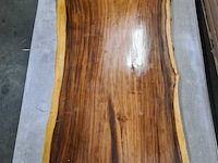 Suar/walnut wood tafel in epoxy 200x90, wood, 2025 - afbeelding 4 van  5