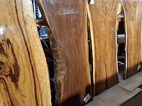 Suar/walnut wood tafel in epoxy 200x90, wood, 2025 - afbeelding 1 van  6