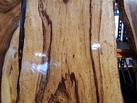 Suar/walnut wood tafel in epoxy 200x90, wood, 2025 - afbeelding 3 van  7