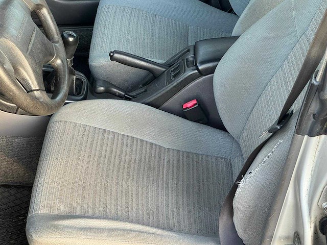 Subaru - 2000 - legacy touring wagon - 2.0 lx awd - 37-ft-zt - afbeelding 2 van  17