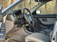 Subaru - 2000 - legacy touring wagon - 2.0 lx awd - 37-ft-zt - afbeelding 8 van  17