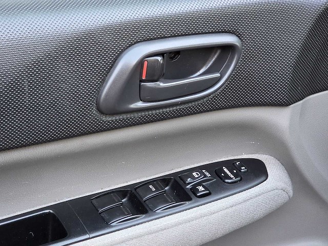 Subaru - 2004 - forester - 2.0 awd - 75-ns-kv - afbeelding 7 van  24