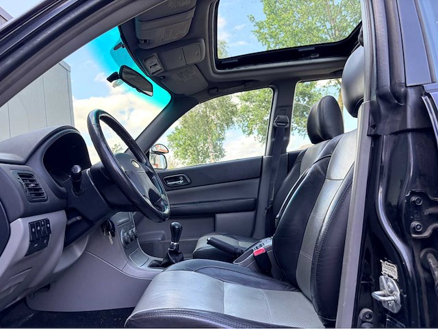 Subaru - 2004 - forester rinspeed - pano - 2.0 awd xt - personenauto - afbeelding 14 van  15