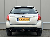 Subaru - 2004 - outback - personenauto - afbeelding 12 van  16