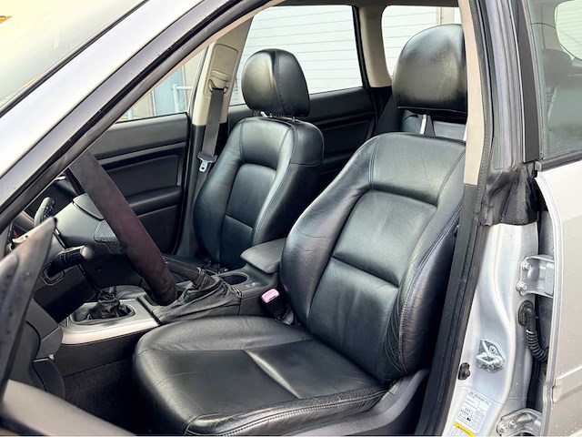 Subaru - 2004 - outback - personenauto - afbeelding 1 van  14