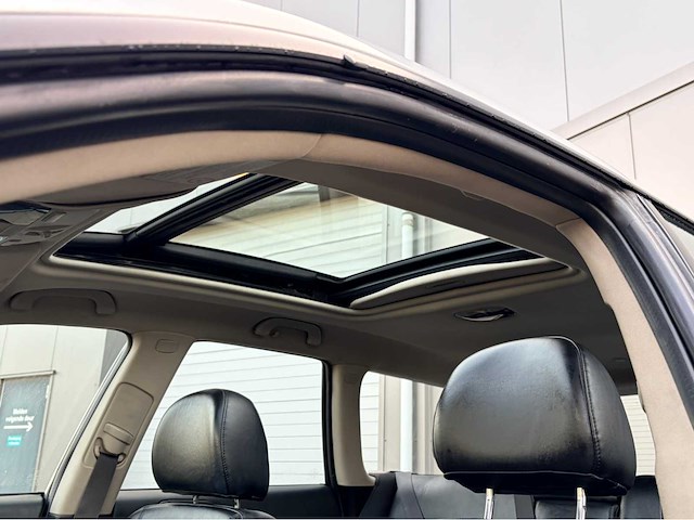 Subaru - 2004 - outback - personenauto - afbeelding 6 van  14