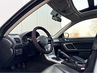 Subaru - 2004 - outback - personenauto - afbeelding 12 van  14