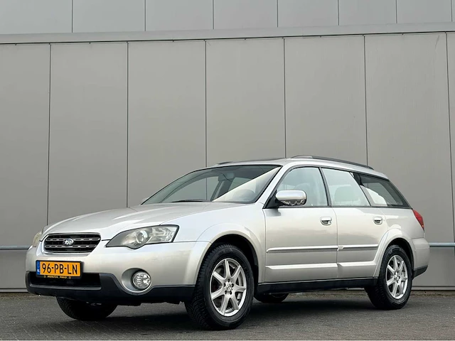Subaru - 2004 - outback - personenauto - afbeelding 1 van  17