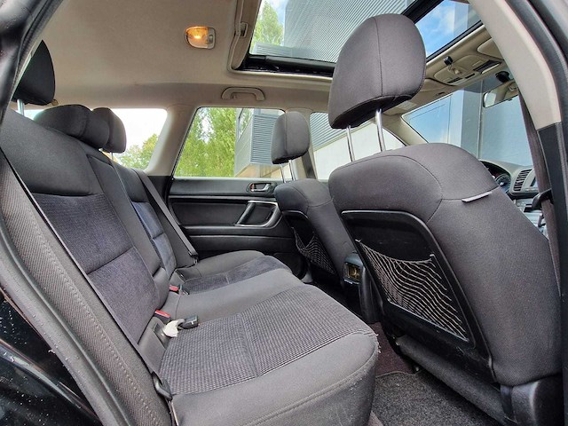 Subaru - 2005 - outback - 2.5i - 71-rg-rh - afbeelding 17 van  24
