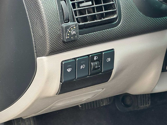 Subaru - 2006 - forester - 2.0 benzine - personenauto - afbeelding 6 van  20