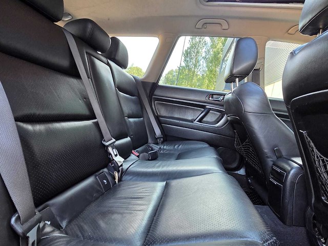 Subaru - 2007 - legacy touring wagon - 3.0r spec.b exec. - zd-199-n - afbeelding 27 van  35