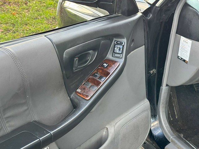Subaru - forester - 2.0 awd s-turbo bas. - 51-fn-kz - 2000 - afbeelding 1 van  3