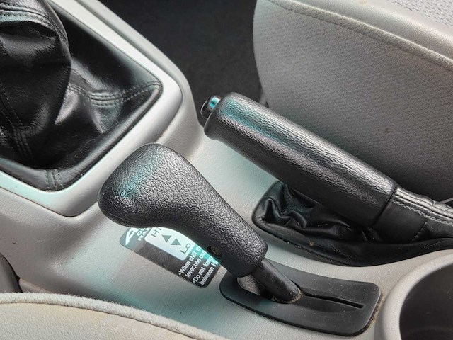 Subaru - forester - 2.0 awd x - 2003 - 73-ln-bf - afbeelding 9 van  22