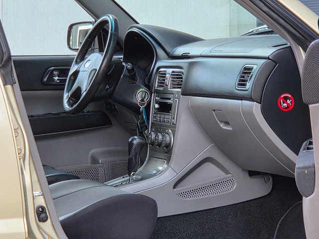 Subaru - forester - 2.0 awd xt turbo - automaat - 2004 - 90-nz-zn - afbeelding 10 van  29