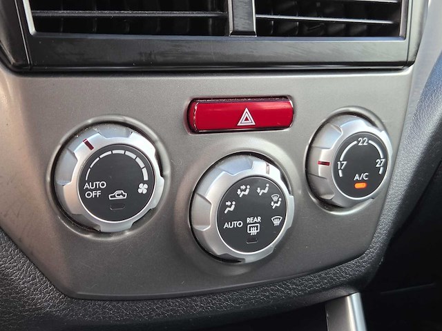 Subaru - forester - 2.0 comfort - 2010 - 96-kng-9 - personenauto - afbeelding 11 van  25