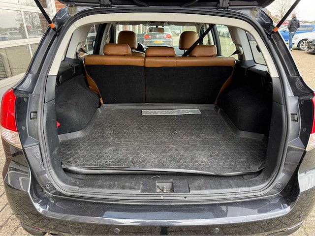 Subaru - legacy touring wagon - 2.0i luxury - personenauto - 2011 - afbeelding 4 van  13