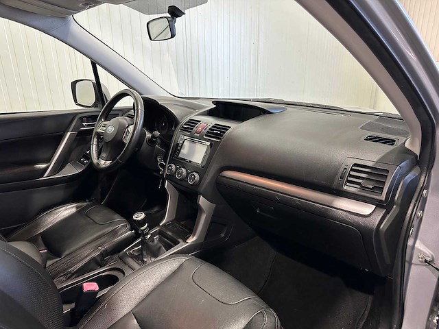 Subaru forester 2.0 d intro grijskenteken 4x4 vl-400-z - afbeelding 15 van  22