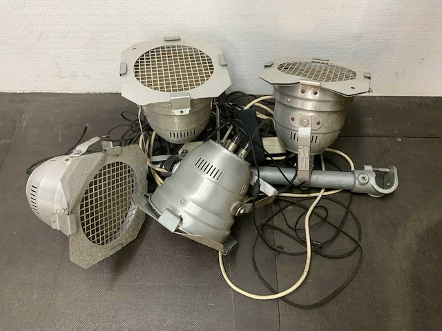Subwooferboxen, led verlichting, snoerendoos - afbeelding 3 van  12