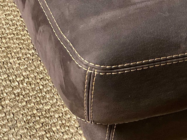 Suede hoekbank met hocker - afbeelding 3 van  14