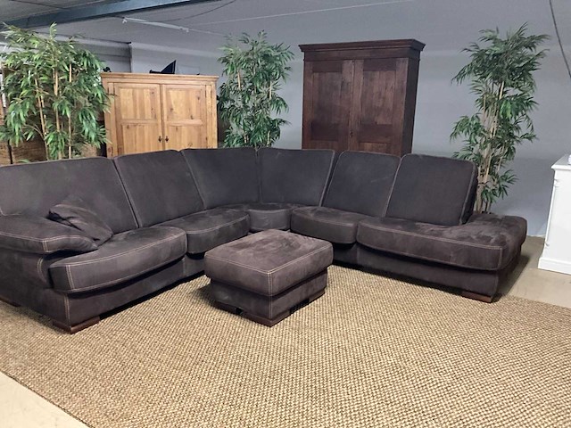 Suede hoekbank met hocker - afbeelding 7 van  14