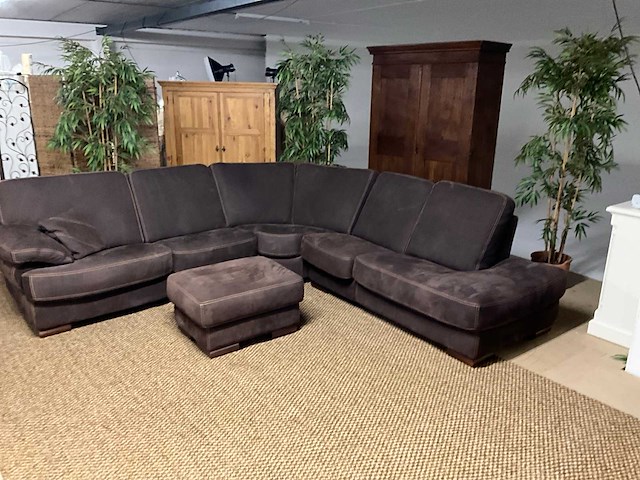 Suede hoekbank met hocker - afbeelding 8 van  14