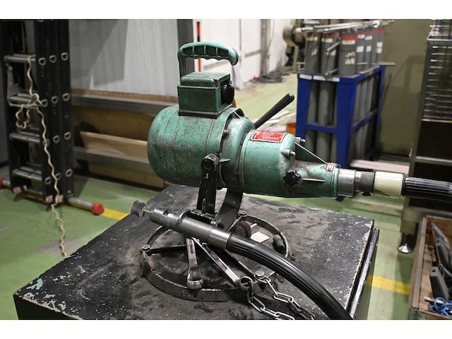 Suhner rotofera flexibele asmachine inclusief verrijdbare accessoireswagen - afbeelding 1 van  6