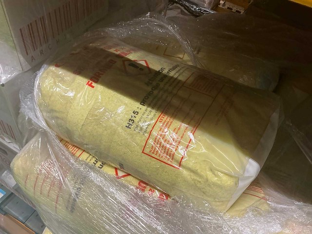 Sulfur zak 25kg (37x) - afbeelding 1 van  2