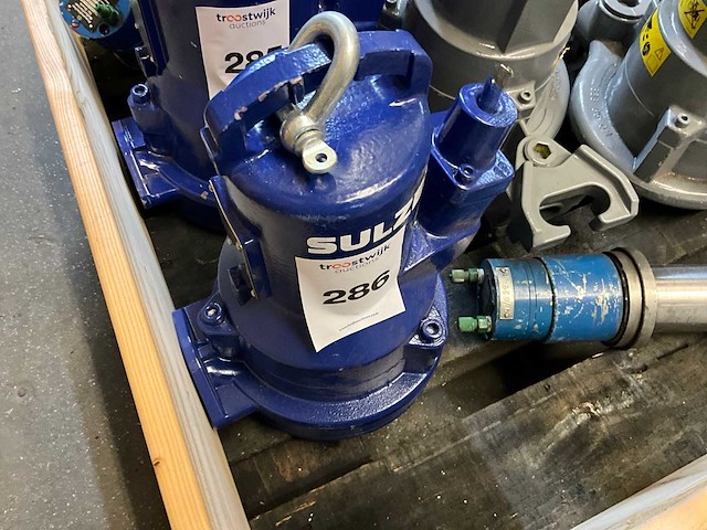 Sulzer 2.3 kw dompel pomp - afbeelding 2 van  3