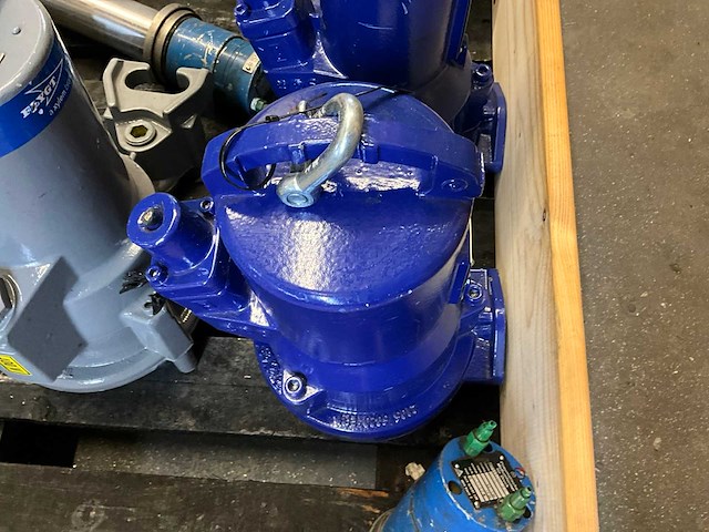 Sulzer 2.8kw dompel pomp - afbeelding 2 van  3