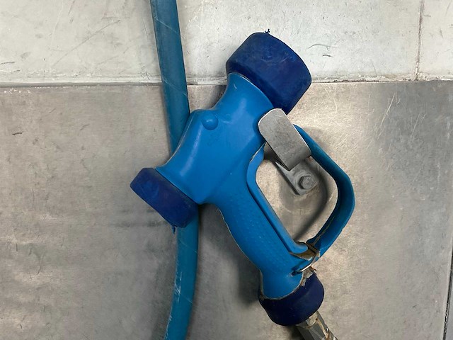 Sumados - rvs haspelinstallatie met slang met doseersysteem - afbeelding 3 van  3