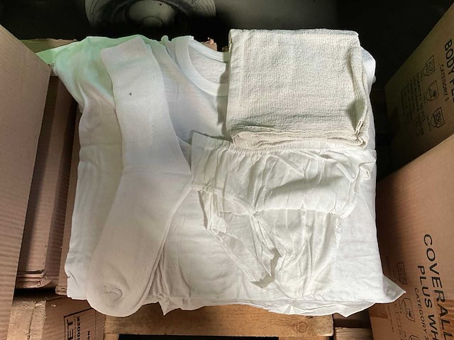 Summer set 0165109n wegwerp onderkleding met handdoek (150x) - afbeelding 1 van  2